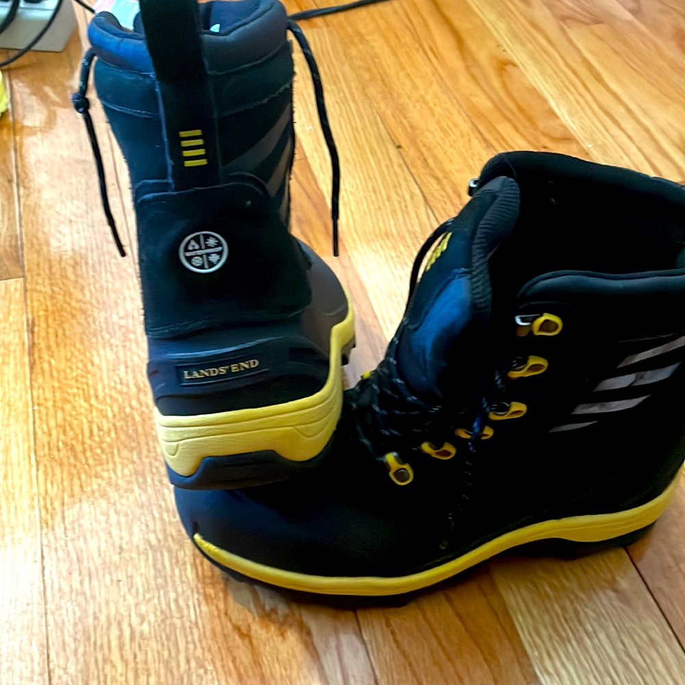Lands’ End Women’s Expedition Suede Insulated Winter Snow boots
